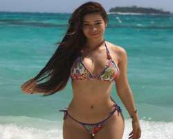 Perez is an environmentalist and urged her fans to avoid throwing plastic bags in the ocean.